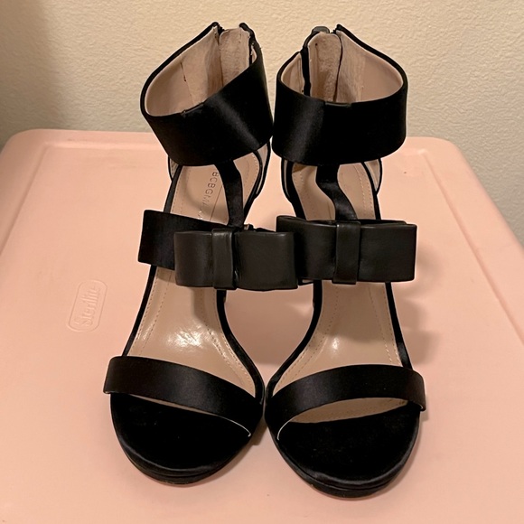 BCBG Bow Heels - Picture 5 of 5